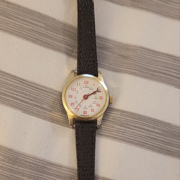 Spendio swiss made ladies mechanical watch - Picture 2 of 3